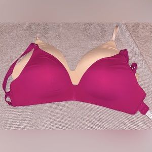 2 VS wear everyday t-shirt bras